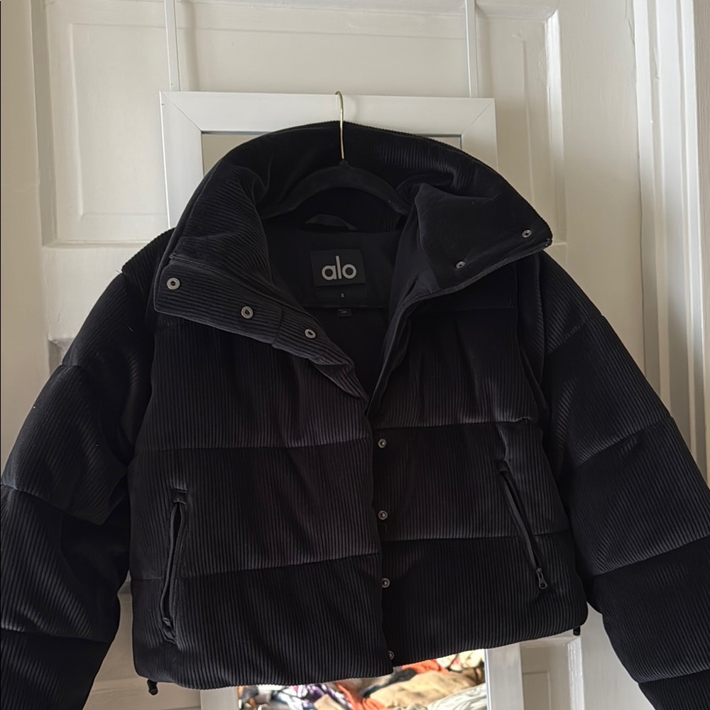 ALO Yoga Black Puffer Jacket